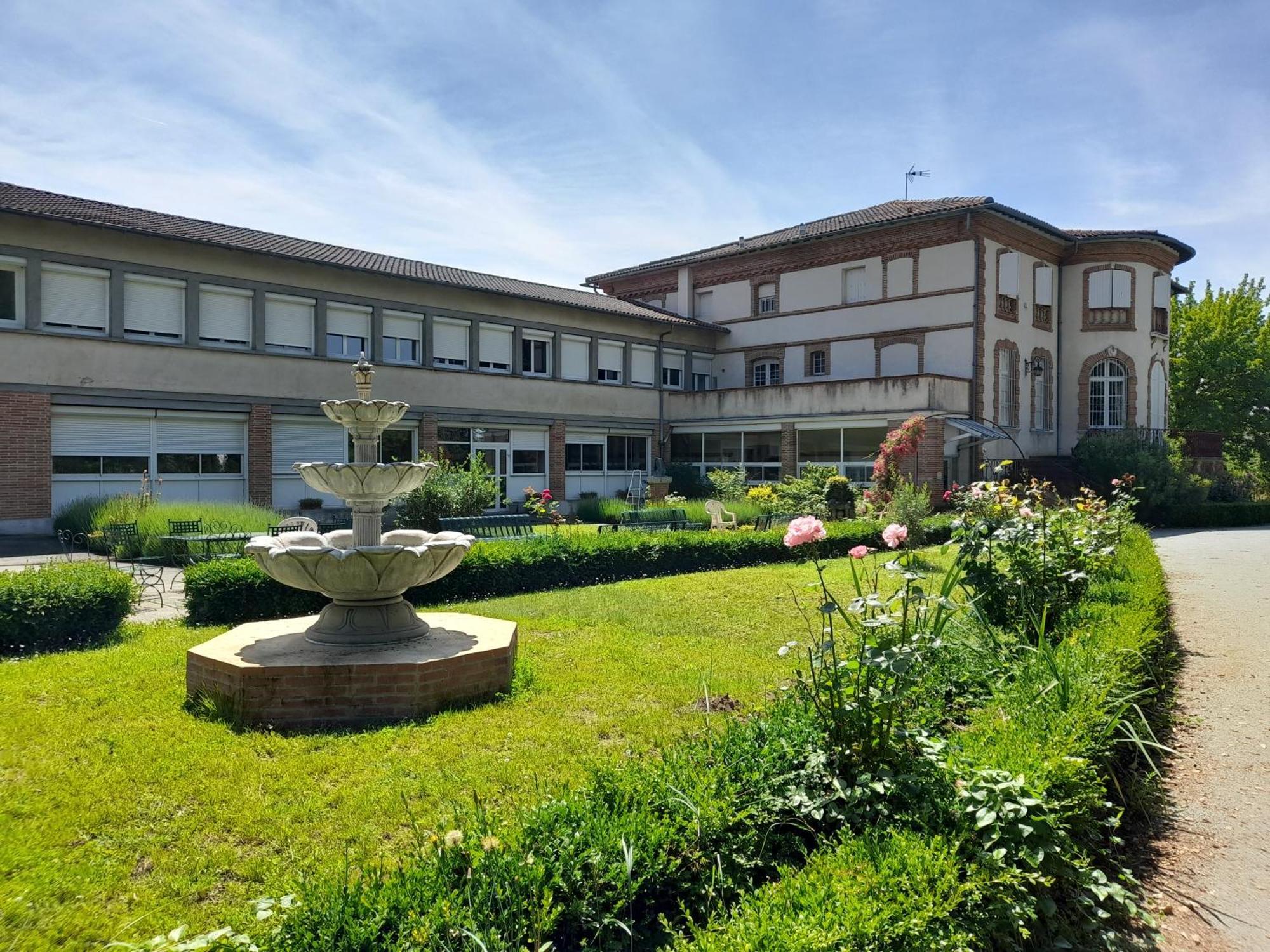 Centre Louis Ormieres Montauban Exterior foto
