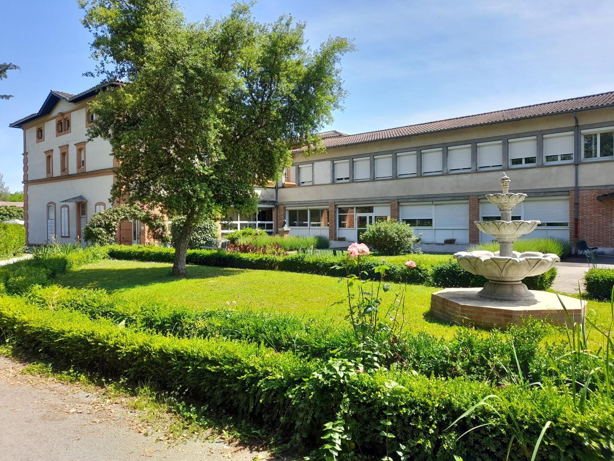 Centre Louis Ormieres Montauban Exterior foto